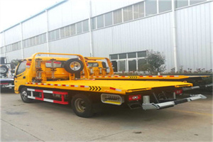 东川区附近拖车救援搭电