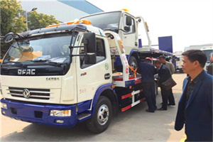 东川区汽车道路救援拖车价格